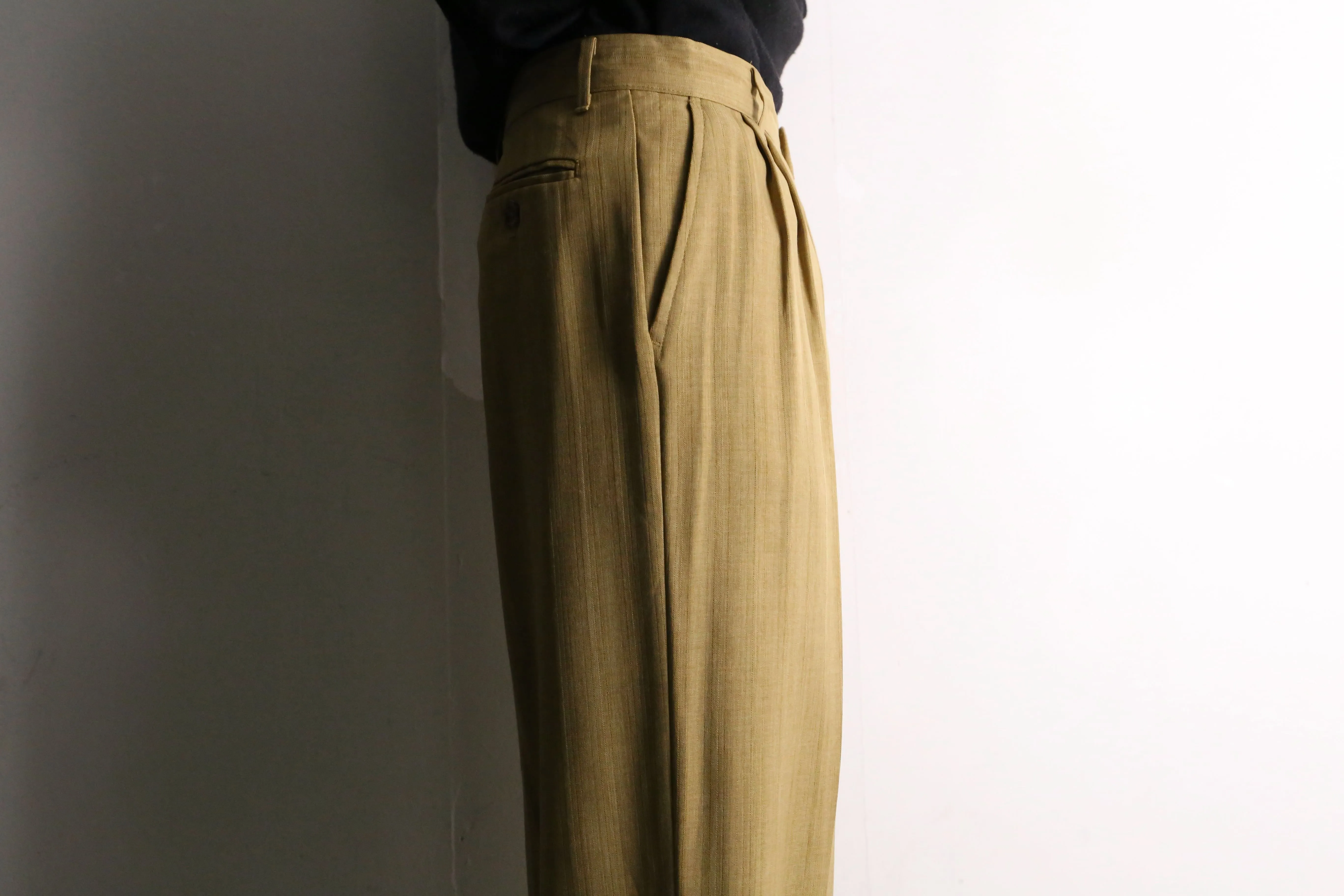 beige color 2 tuck high waist straight pants