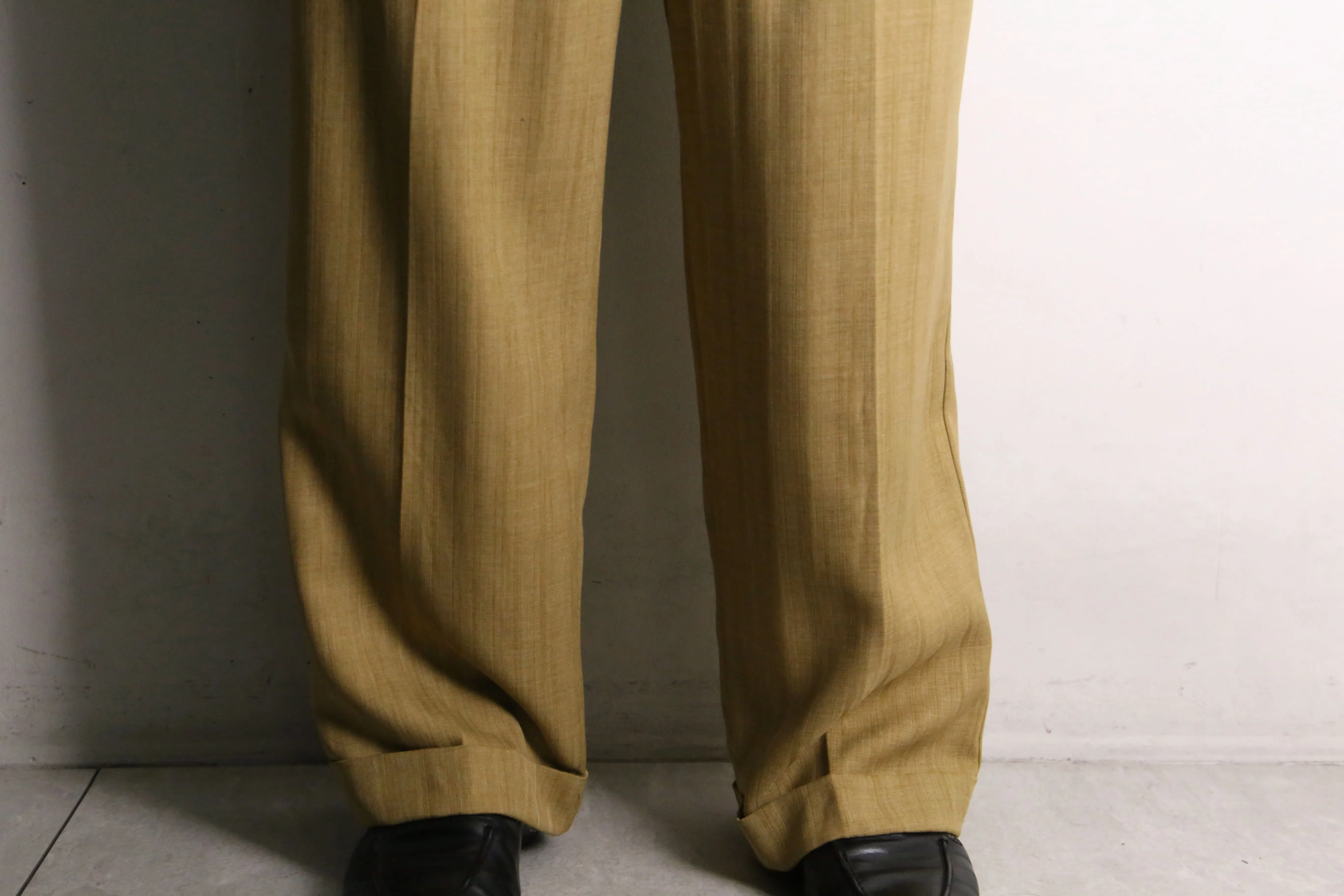 beige color 2 tuck high waist straight pants