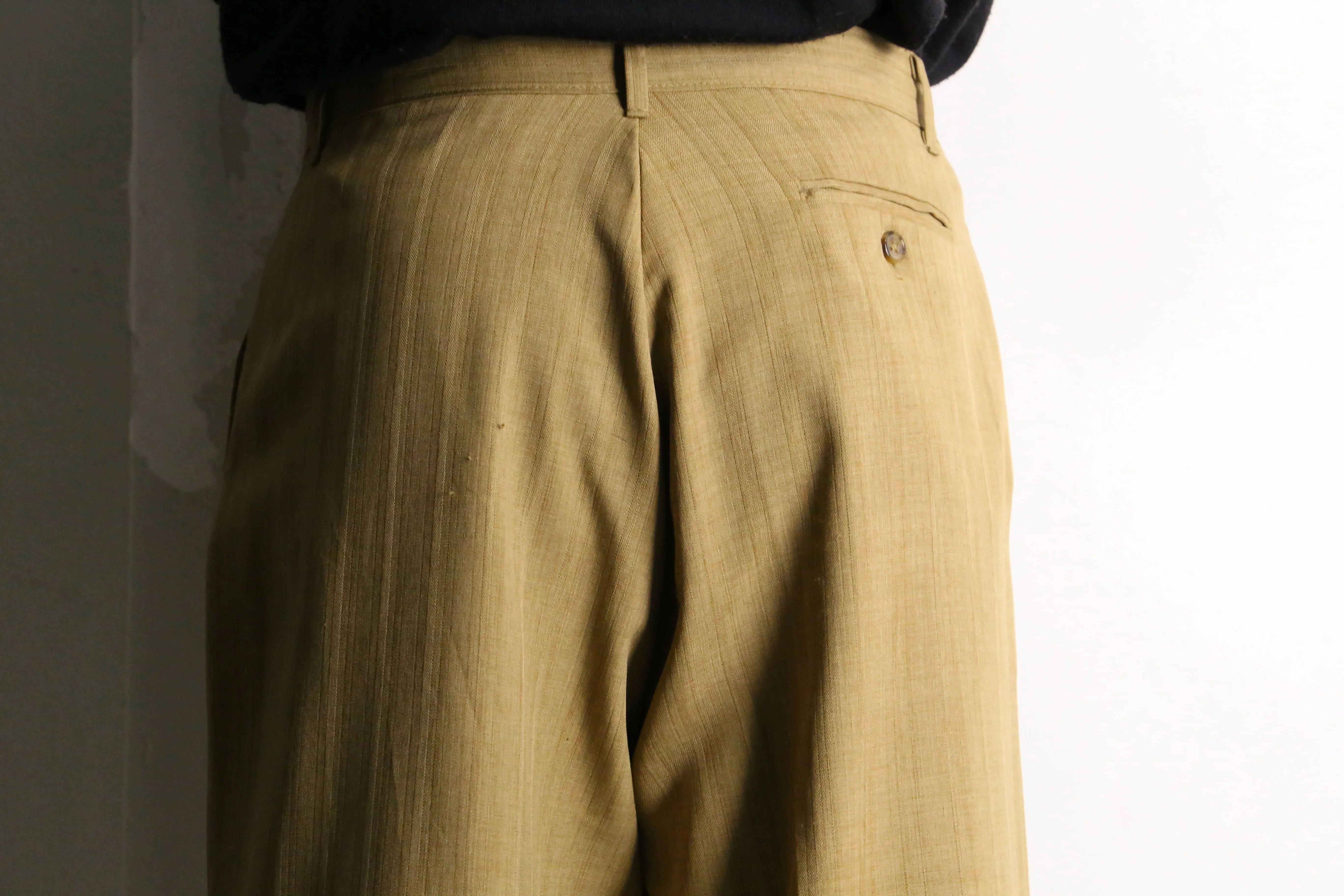 beige color 2 tuck high waist straight pants