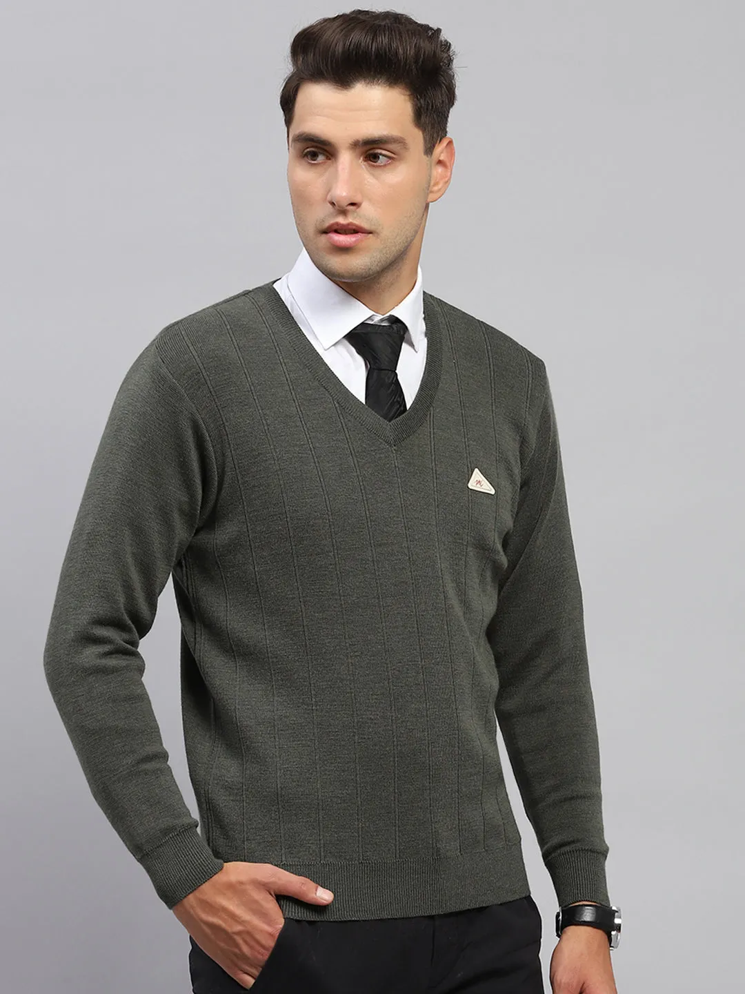 Men Olive Solid V Neck Full Sleeve Pullover