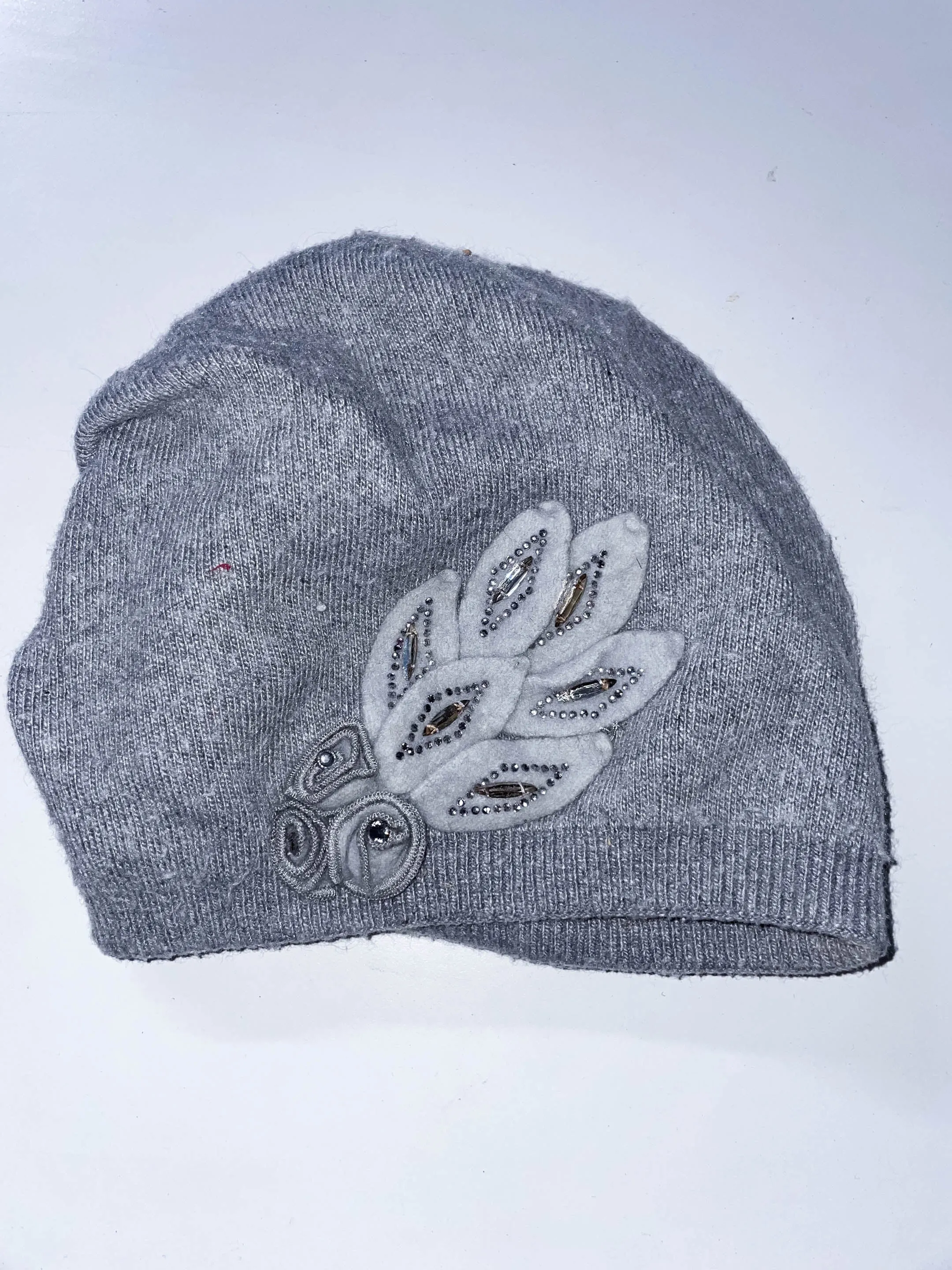 Vintage grey womens beanie hat with flower embroidery